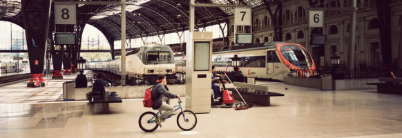 En vélo dans la gare