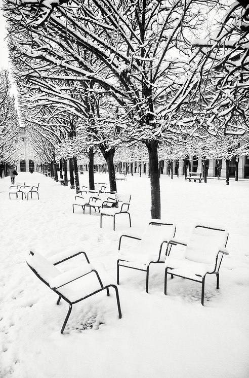 Jardin du Palais-Royal sous la neige / Les fauteuils