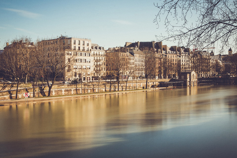 Reflet sur la Seine en crue