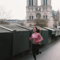 Courrir en rose non loin de Notre-Dame